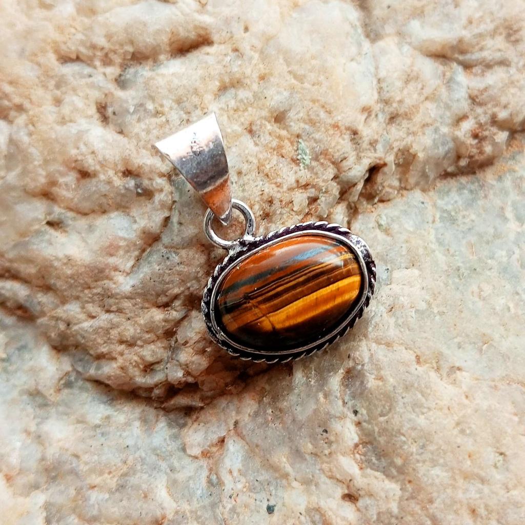Tiger's Eye Gemstone 925 Sterling Silver Plated Oval Pendant Jewelry NST-J2H17672