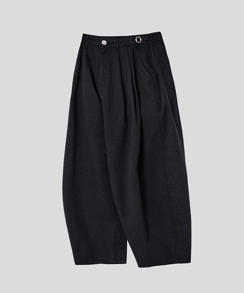 HOOVES Garment Washed Double-Pleat Pants [Black]