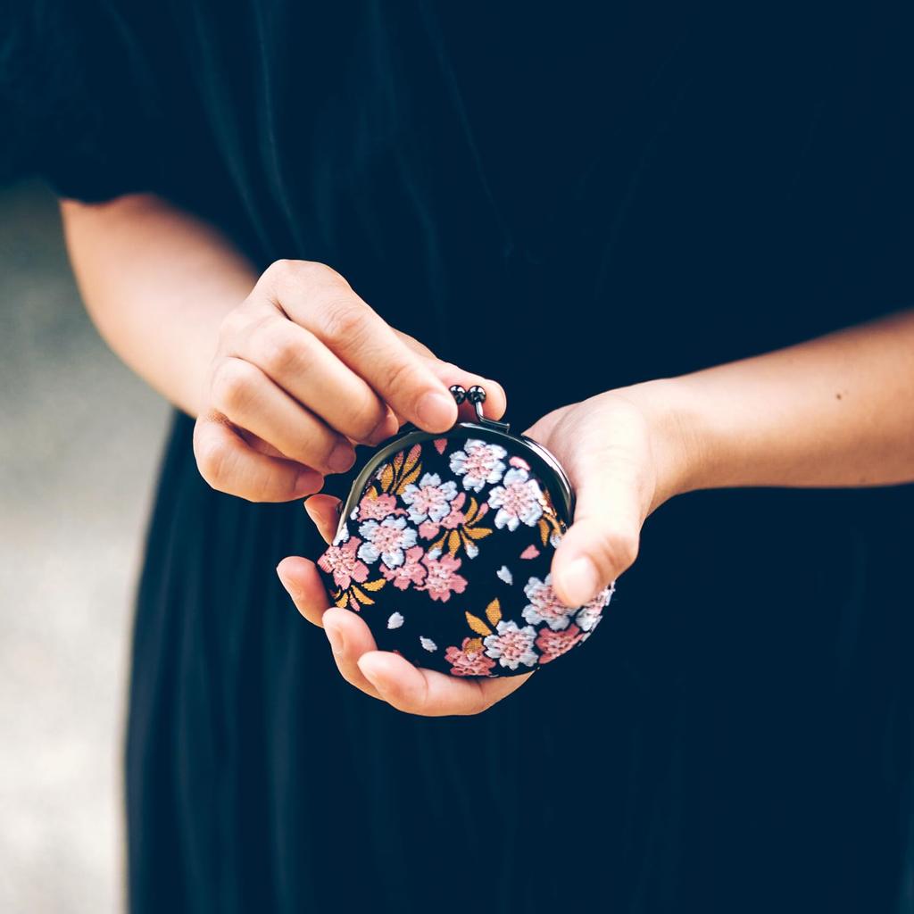 Kyoto Geibido Clasp Handcrafted by Japanese Made in Japan with Cherry Nishijin-ori 2.6-inch Wallet, Artisans, Pattern, (Black Blossoms)