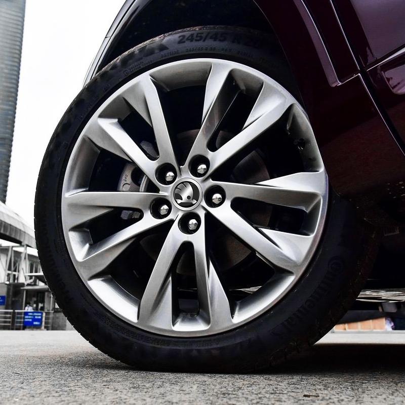 CGM1 4Pcs 56MM Car Wheel Hub Center Cover Stickers For Skoda Octavia Superb Rapid Kodiaq Karoq Fabia Kamiq Enyaq Yeti Accessories