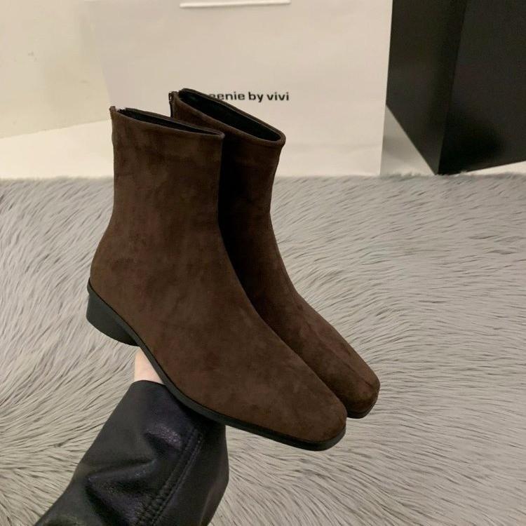 Маленькие короткие ботинки в ретро и иностранном стиле 2025 осень и зима новые одинарные ботинки тонкие ботинки французская замша маленькие ботильоны