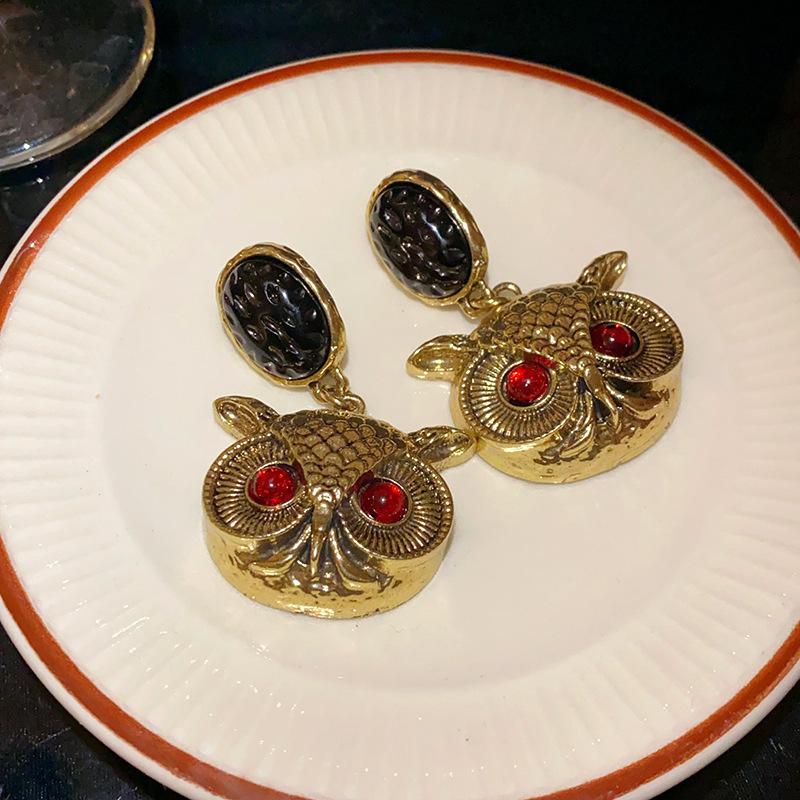 Silver Needle with Diamonds Flower Stripes Pearl Stud Earrings Medieval Vintage Retro Earrings Light Luxury Niche Earrings