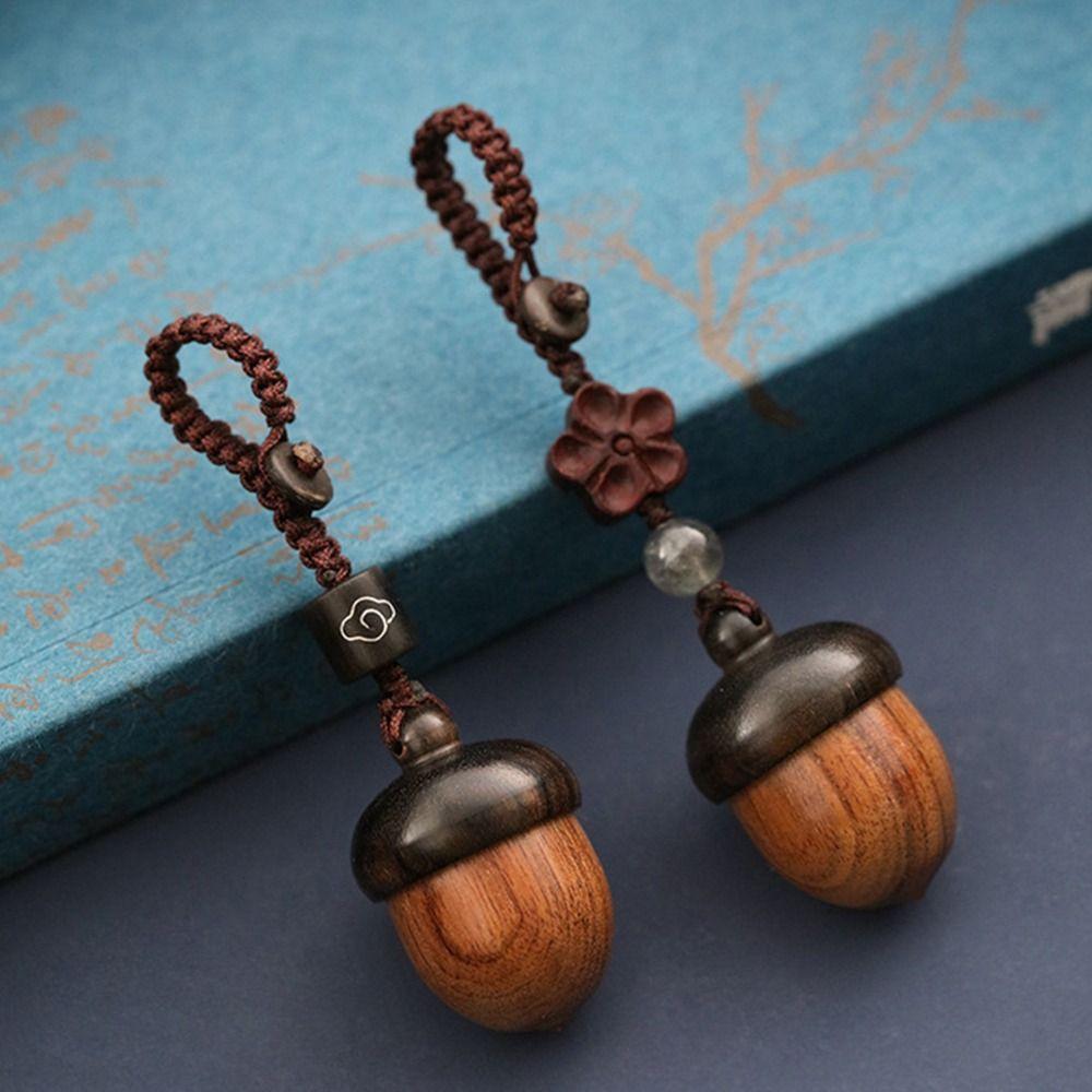 Брелок для ключей из сандалового дерева в китайском стиле с открывающейся крышкой в виде шишки