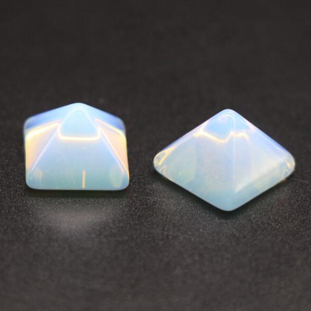 Белый кристалл голубой точки нефрита натуральный камень лечебный лечебный камень мини-орнамент пирамидальный узор
