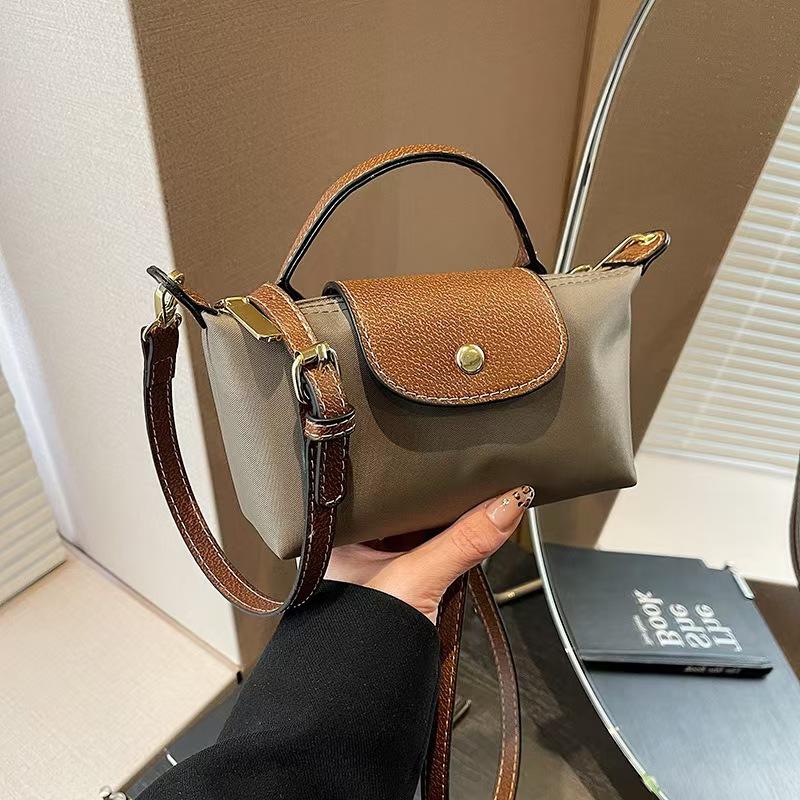 Super Fire Mini Girl Niche Portable Dumpling Bag High-End Nylon Cloth Messenger Mobile Phone Bag