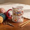 Кружка для вязания и шитья 11 унций Персонализированная кофейная кружка с принтами швейной машины и пряжи Подарок для шитья для женщин