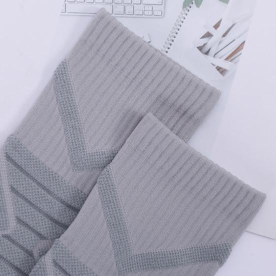 Basketball Socks for Men Boys Cotton Athletic Cushioned Crew Socks Breathable Performance Socks for Sports Running