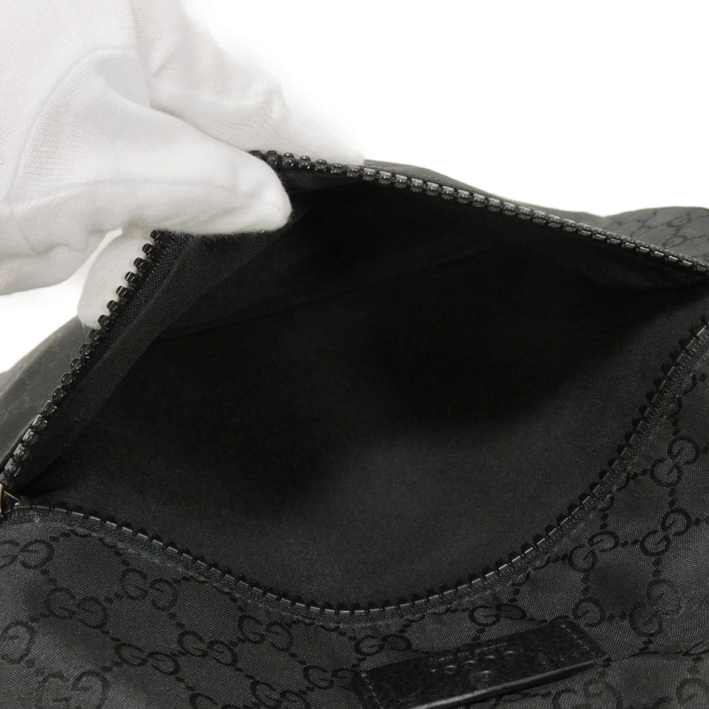 Used 9539 GG Nylon Messenger Bag 509639 7921 Crossbody Logo Embossed Black Men's from Japan AUTHENTIC