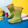 Унисекс Детские водонепроницаемые зеленые резиновые сапоги с нескользящей подошвой, теплым ветрозащитным дизайном и цельнолитой резиновой конструкцией.