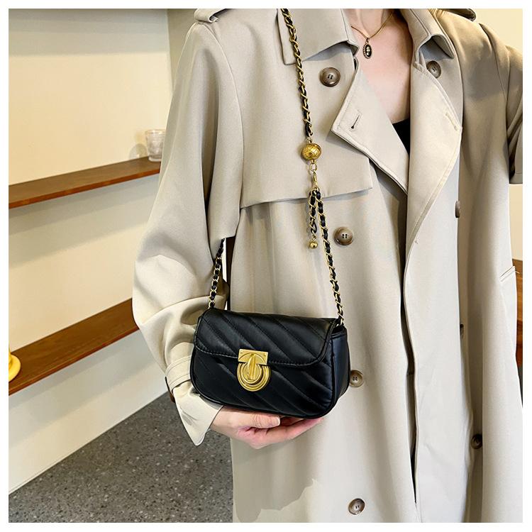 Fashion Women's Bags Autumn and Winter New Trendy Fashion Rhombus Embroidery Thread Personalized Lock Messenger Bag Chain Bag Fashionable Shoulder Bag