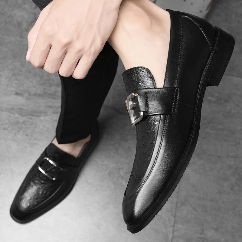 Мужская обувь 2025 лето новая легкая роскошь высокое чувство взрослые мужчины заостренный носок один педаль увеличение высоты удобные деловые кожаные туфли