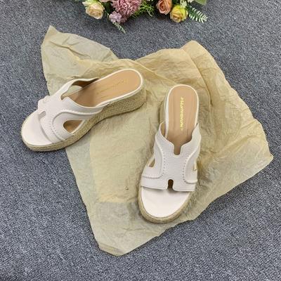 Женская обувь – Сандалии