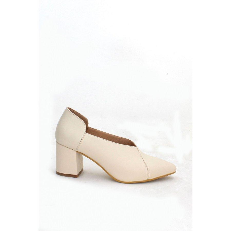 Женские классические туфли из натуральной кожи на массивном каблуке