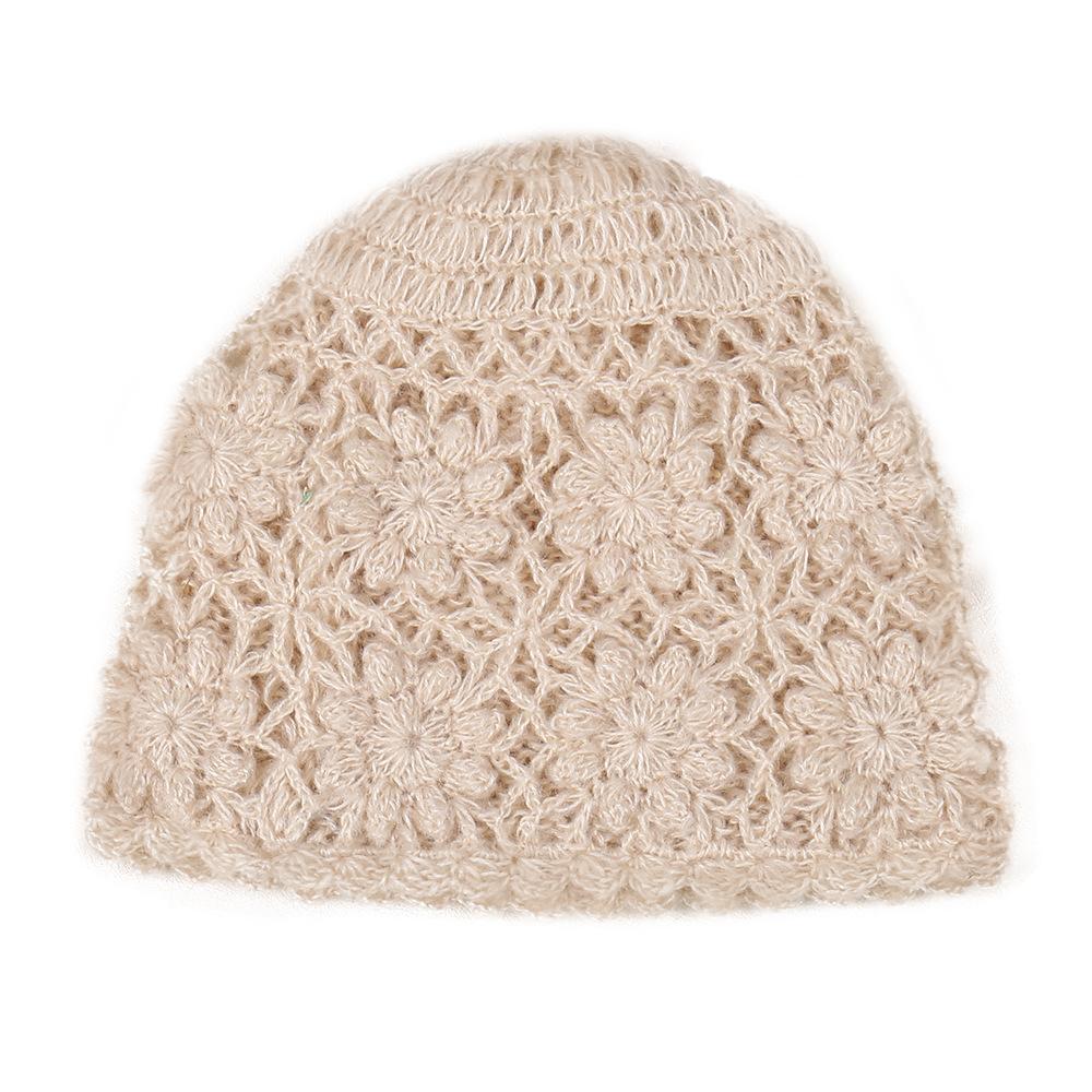 Autumn and winter fashionable solid color simple autumn and winter warm and comfortable knitted hat outdoor street shot small wool hat