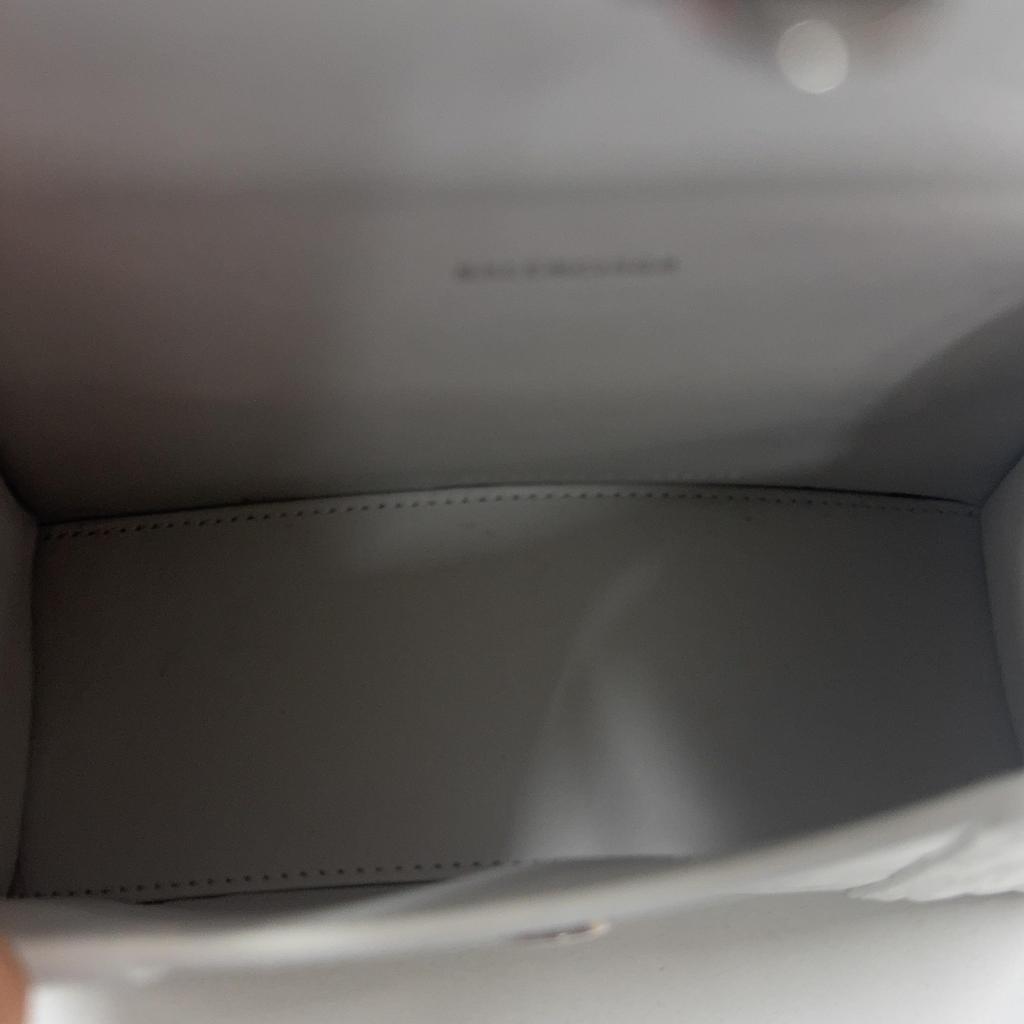 [Б/У] Сумка Balenciaga Hourglass XS с верхней ручкой 'Белый' - Хорошее состояние #UI3OQS