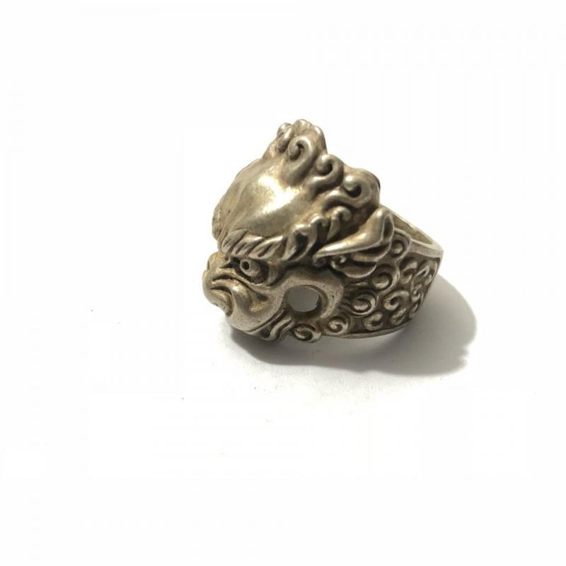 Chinese Tibet Silver Carving Lion Head Statue Ring Decoration Gift Collection