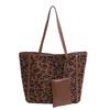 2025 New Korean Niche Leopard Print Tote Bag Retro Casual Shoulder Bag Large-capacity Commuter Bag