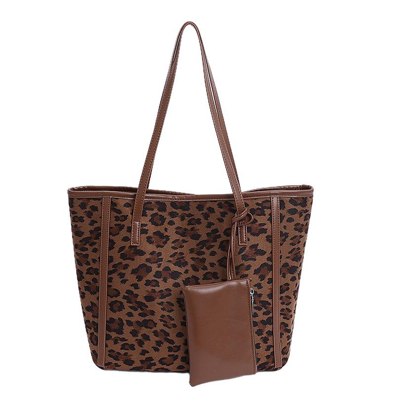 2025 New Korean Niche Leopard Print Tote Bag Retro Casual Shoulder Bag Large-capacity Commuter Bag