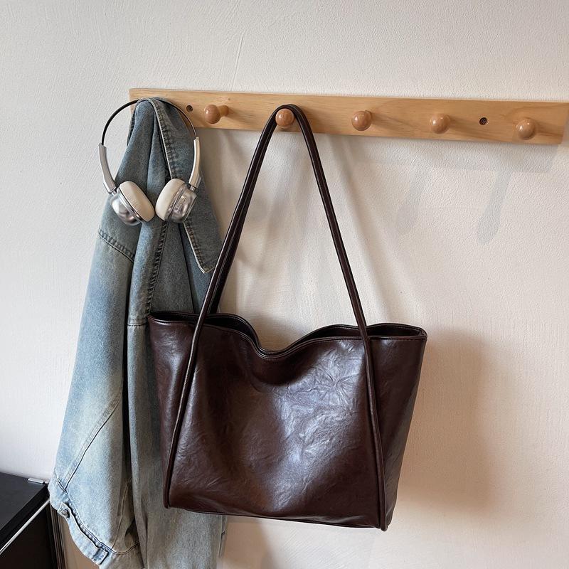 Bag Women's New Soft Leather Tote Bag Large Capacity Women's Niche High-end Sense of Commuting To Work Portable Shoulder Bag