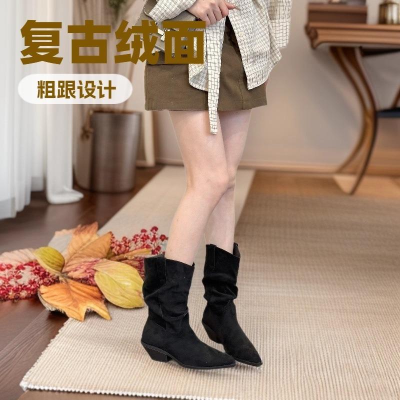 Грубый каблук плиссированные ворсовые ботинки средней высоты рыцарские ботинки женские 2025 осень и зима новые западные тонкие тонкие рыцарские ботинки