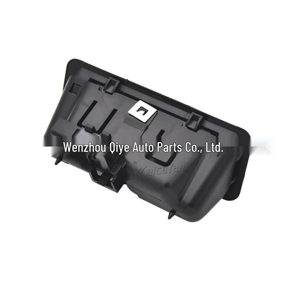 Кнопка электрического переключателя крышки багажника автомобиля BMW 51247118158