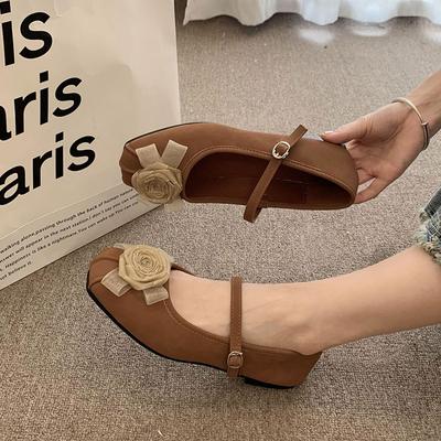 Нежные туфли-лодочки с феерическим ветерком женские весна-осень 2025 новые французские новые китайские элегантные цветочные с мелким вырезом Мэри Джейн