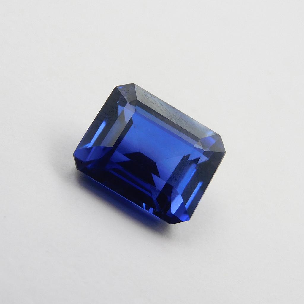 Natural Blue Tanzanite Loose Gemstone 7.80 ct Emerald Cut for Jewelry Making and Gem Collections