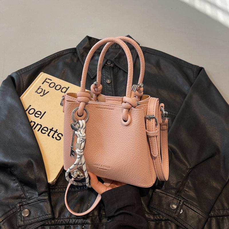 Сумка премиум-класса нишевая женская 2025 новая весна и лето универсальная сумка-мессенджер популярная сумочка сумка-ведро