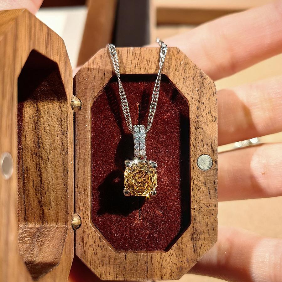 Классическое ожерелье-подвеска 'Голова быка' с розовым звездчатым анисом, огранка 'роза', параиба, красочные серьги-пусеты с бриллиантами, кольцо с розовым бриллиантом, браслет цвета морской волны