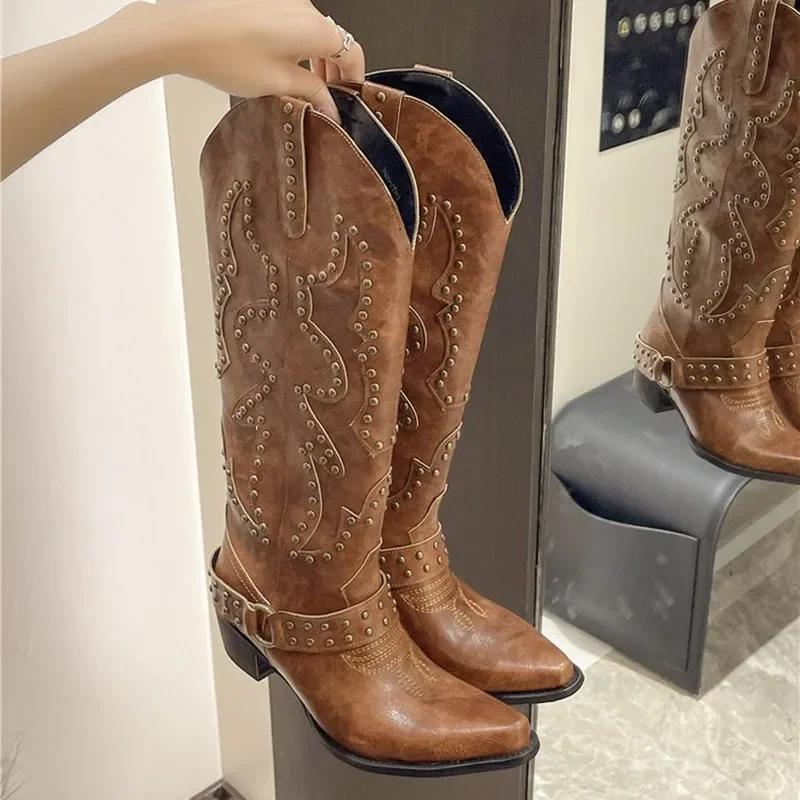 Роскошные Новые Ковбойские Вестерн Сапоги с Вышивкой Заклепками для Женщин Панк Слипоны на Массивном Каблуке Сапоги Женские для Фестиваля Кантри Музыки