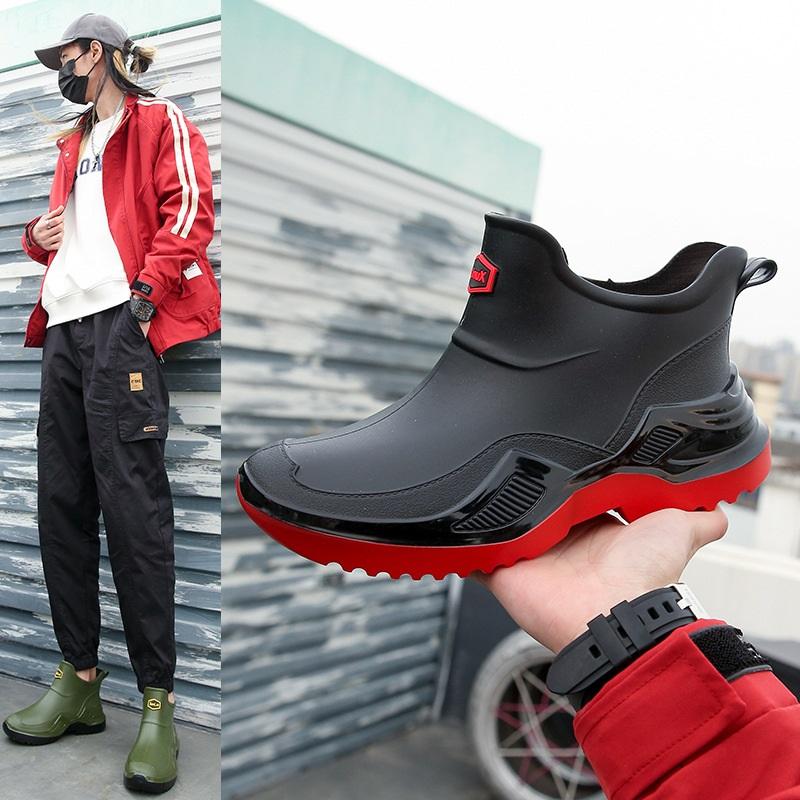 Мужские короткие непромокаемые резиновые ботинки с противоскользящей и износостойкой подошвой