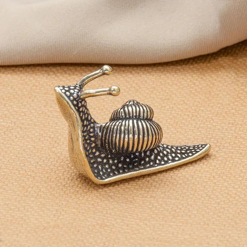 Brass Snail Animal Figurines Retro Pure Copper Mini Snail Statue Ornaments Desk Antique Brass Tea Pet Collection Home Decoration