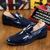 Модные блестящие туфли для мужчин, глянцевые повседневные лакированные кожаные мокасины для мужчин, модные красные туфли без застежек, мужские мокасины