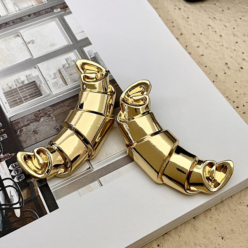 Металлические серьги, золотые серьги, легкая роскошь на осень и зиму, ощущение высокого класса, золотые серьги в гонконгском стиле с уникальным темпераментом для женщин