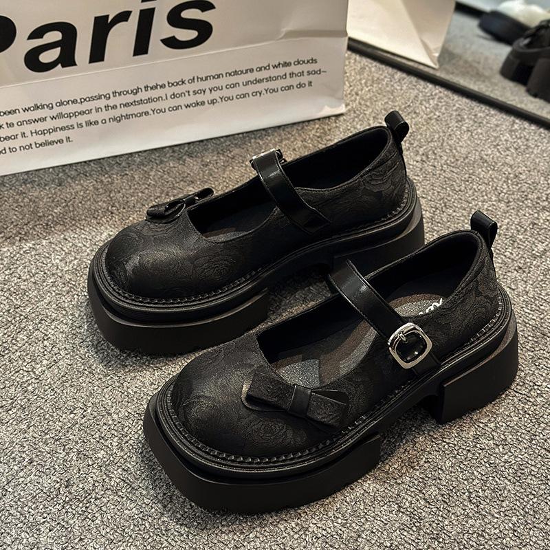 Толстый каблук толстая подошва национальная вышивка туфли Мэри Джейн женские 2025 весна новый темперамент маленькие универсальные весенние и осенние одинарные туфли