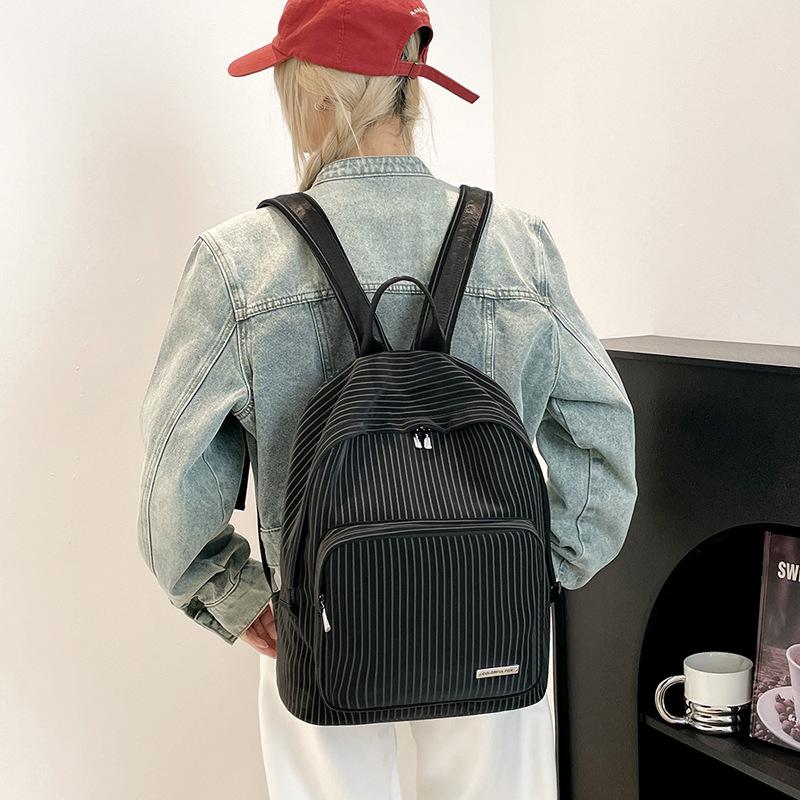 Нишевый легкий, простой, модный и универсальный школьный рюкзак большой вместимости для женщин