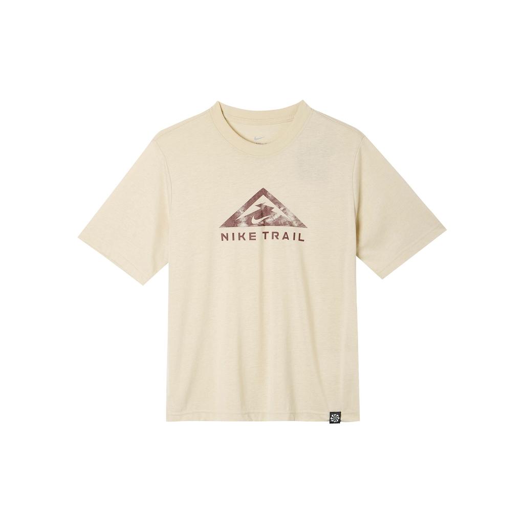 Nike Футболка с коротким рукавом и круглым вырезом Dri-FIT Trail Letter Print, женские топы Sand-Drift DX7897-126
