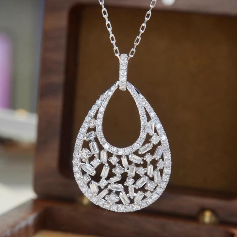 Light Luxury Necklace Female, Elegant Heavy Industry Atmospheric Style, Geometric Shiny Zircon Advanced Sense