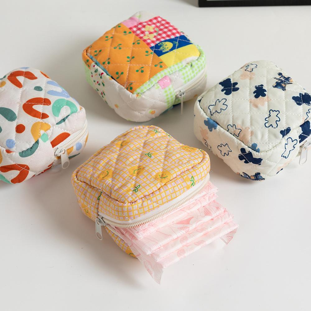 Floral Sanitary Napkin Storage Bag Girls' Sanitary Napkins Bags Women Cosmetic Bag Coin Purse Card Bag Travel Cosmetic Organizer