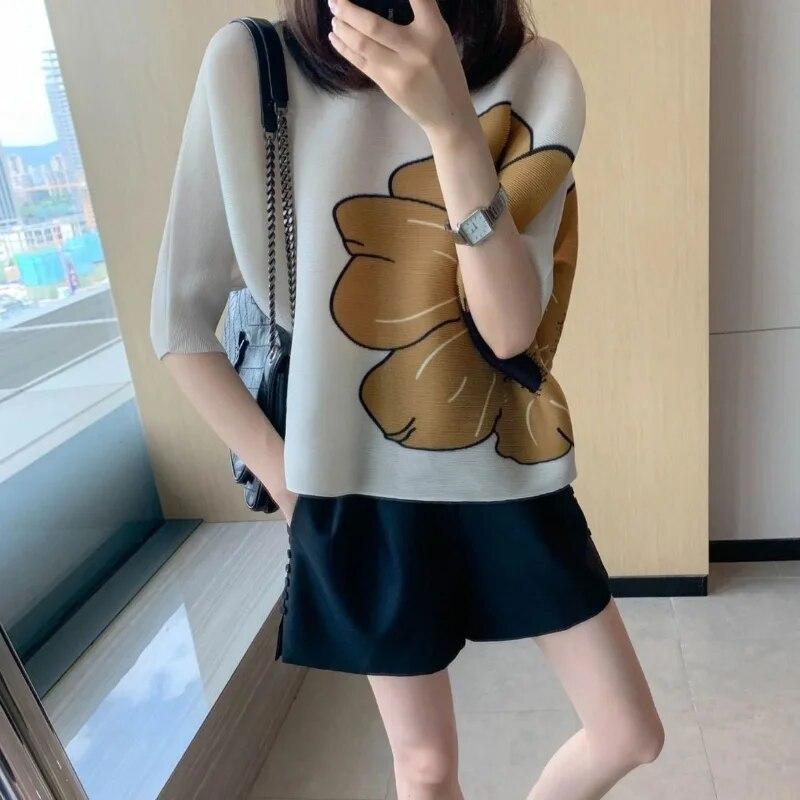 Свободная повседневная темпераментная иностранная футболка, осенняя плиссированная футболка с принтом, универсальный топ с круглым вырезом, футболка с короткими рукавами, женская футболка