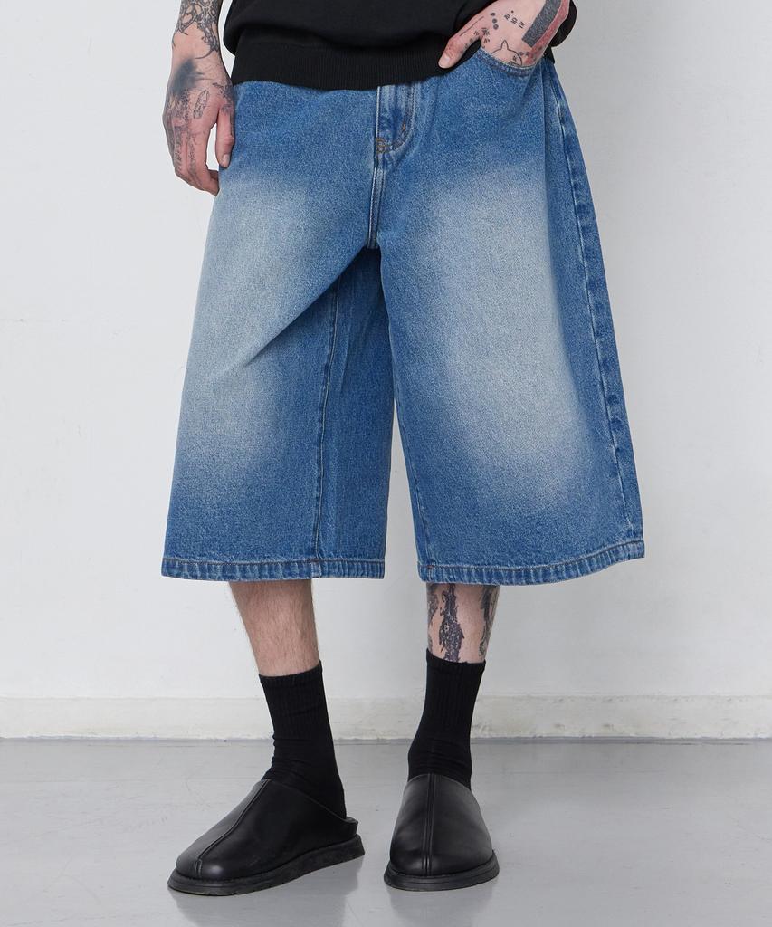 VTWO Cropped Washed Bermuda Denim Pants (Blue)