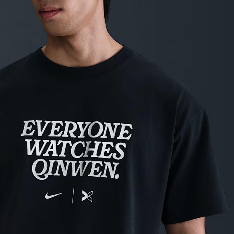Nike X Вместе Сотрудничество FW25 Логотип Буква Теннис Спорт Футболка с коротким рукавом Мужские топы IM3086-010