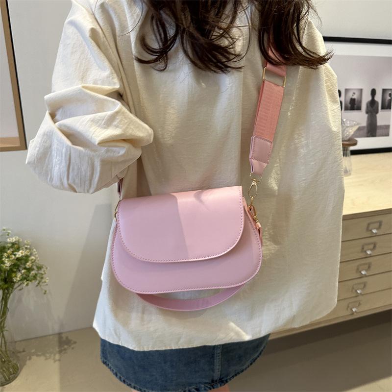 Сумка-седло женская новая сумка на одно плечо с одним ремнем через подмышку в стиле ретро, простой дизайн, сумка через плечо, ручная сумка