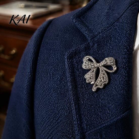 Outfit Embellishment Pin Sparkling Rhinestone Bow Brooch, Mini Bowknot Shaped Lapel Shape Jewelry Pin, Clothing Accessory for Women Girls Decorative