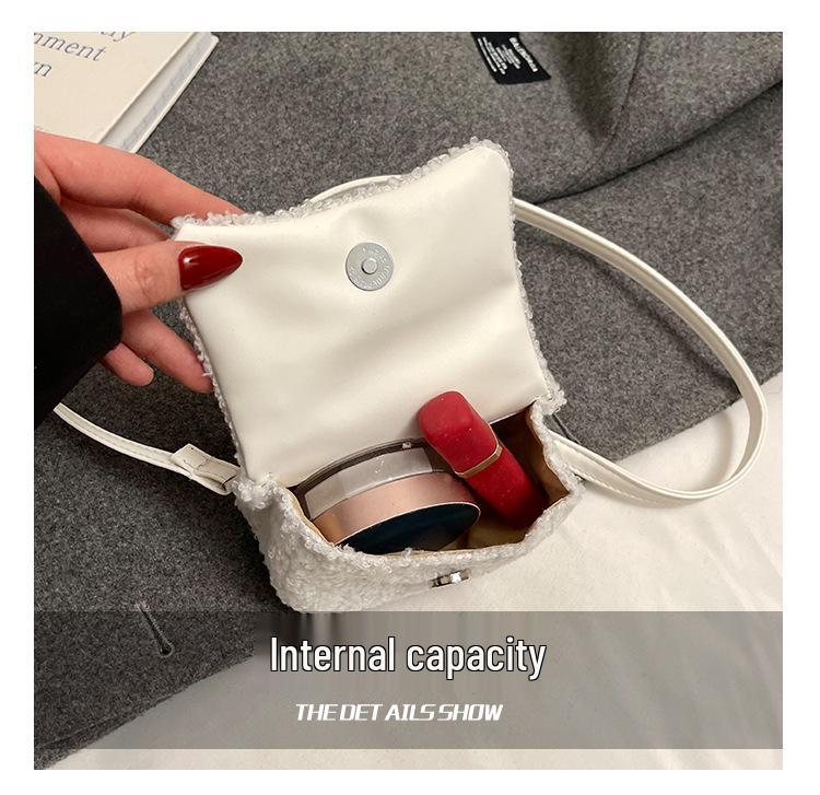 Женская ретро плюшевая сумка-тоут через плечо 2025 - Модная маленькая сумочка для работы и повседневной одежды