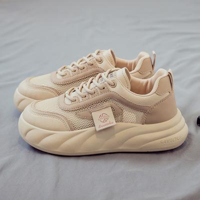 Летние сетчатые дышащие и универсальные новые маленькие белые туфли женская обувь на толстой подошве с увеличением роста летние сетчатые туфли