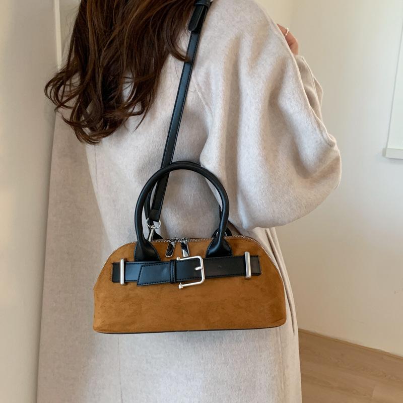 Корейская нишевая портативная сумка для боулинга женская 2025 осень и зима новая модная сумка-ракушка универсальная на плечо сумка-мессенджер