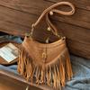 Оптовая сумка с бахромой цвета майярдового коричневого 2025 осень новая богемная ретро универсальная сумка-мессенджер