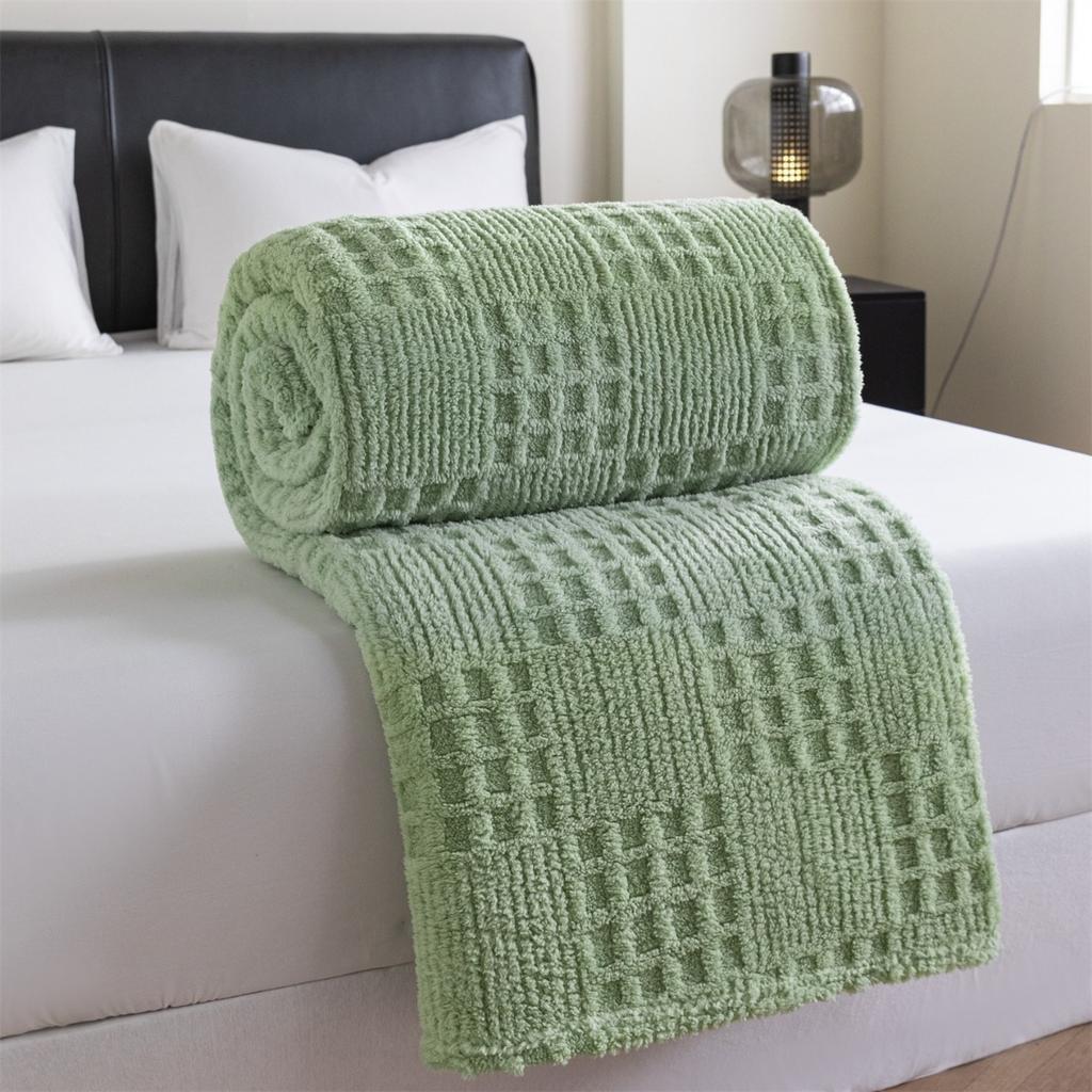 Thick Plush, Warm Double-sided Velvet Waffle Cover Blanket Jacquard Flannel Blanket with Plush Autumn and Winter Knitting