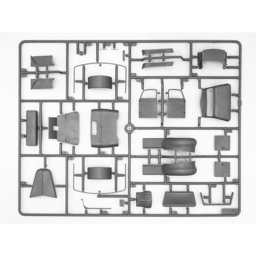 ICM 1/35 German Ford V3000S/SS M Maultier Field Ambulance (35414) Plastic Model